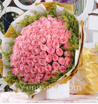 Exquisite 100 Pink Rose Bouquet to China