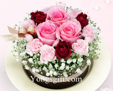 Birthday Wishes Flower Cake to Japan