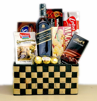 Johnnie Walker Black Gift Basket